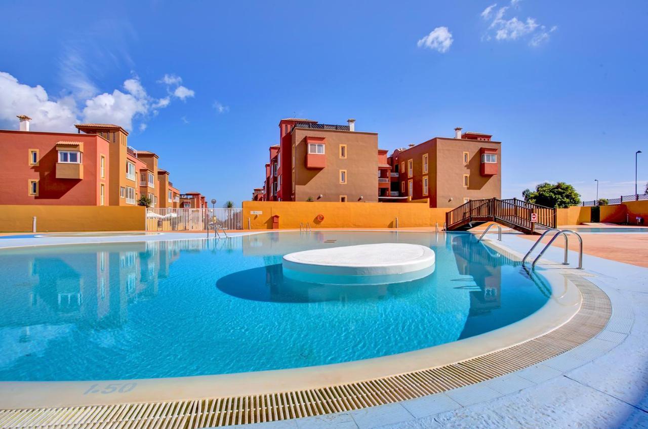 Premium Family House Apartment คอร์ราเลโฮ ภายนอก รูปภาพ
