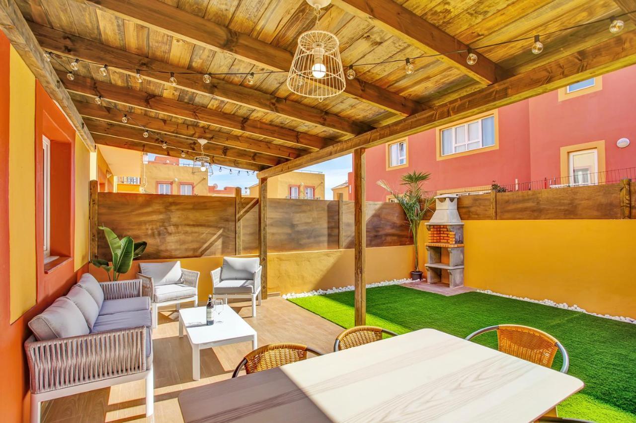 Premium Family House Apartment คอร์ราเลโฮ ภายนอก รูปภาพ