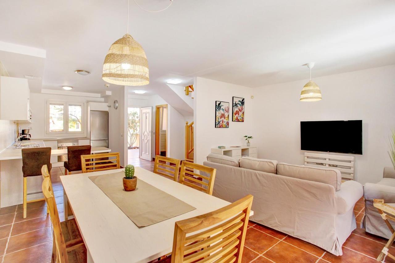 Premium Family House Apartment คอร์ราเลโฮ ภายนอก รูปภาพ