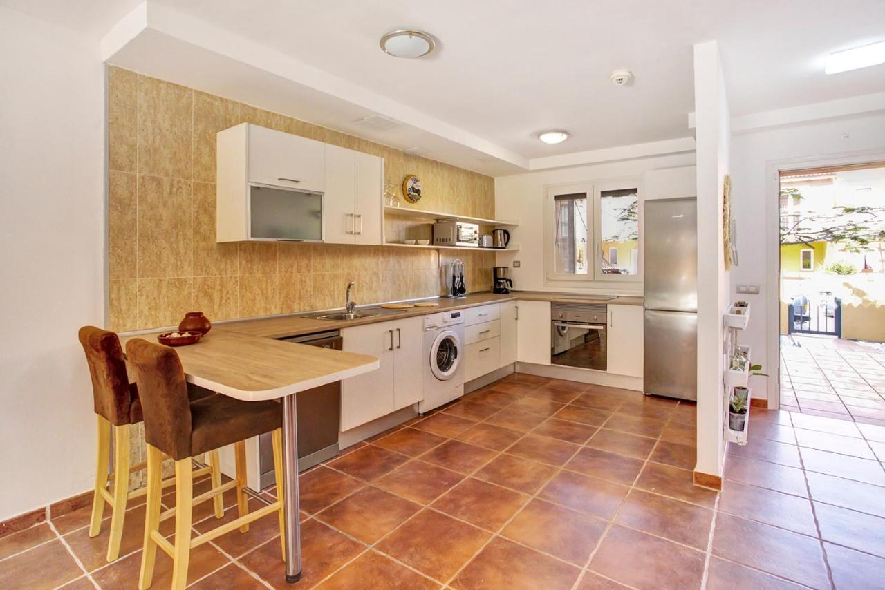 Premium Family House Apartment คอร์ราเลโฮ ภายนอก รูปภาพ