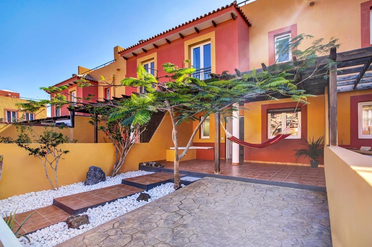 Premium Family House Apartment คอร์ราเลโฮ ภายนอก รูปภาพ